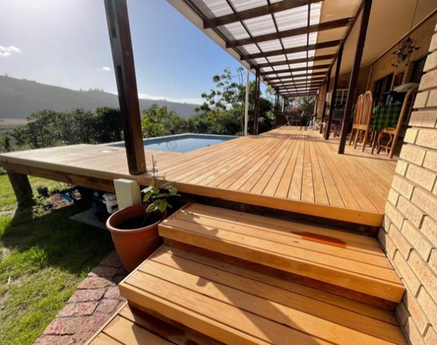 DECKING AND POOL 2