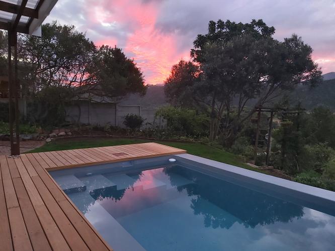 DECKING AND POOL 3
